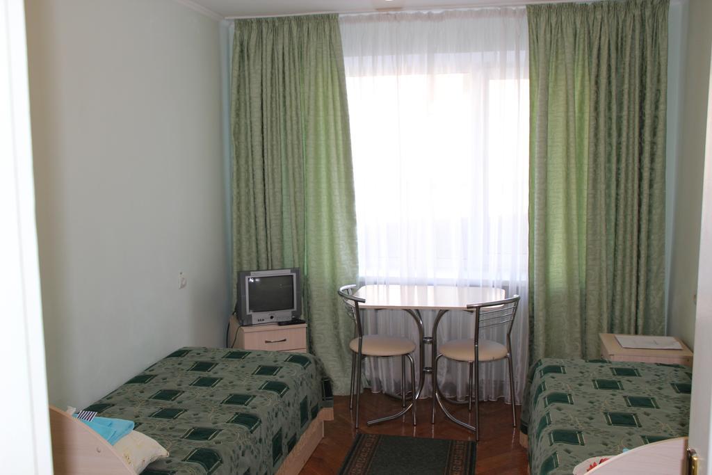Hotel Ukraine 日托米尔 客房 照片